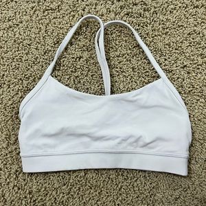 Women’s light pink lululemon sports bra